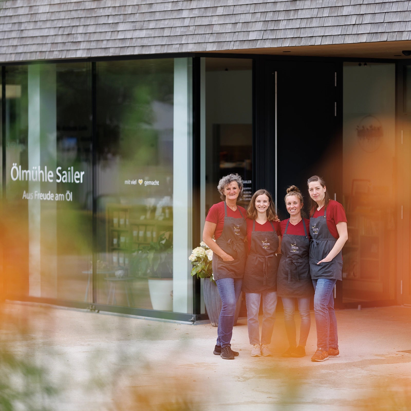 Ölmühle Sailer Team vor dem Geschäft in Lochau