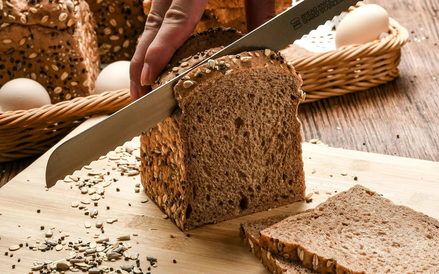 Sauerteig-Kastenbrot mit Walnuss- und Sonnenblumenmehl