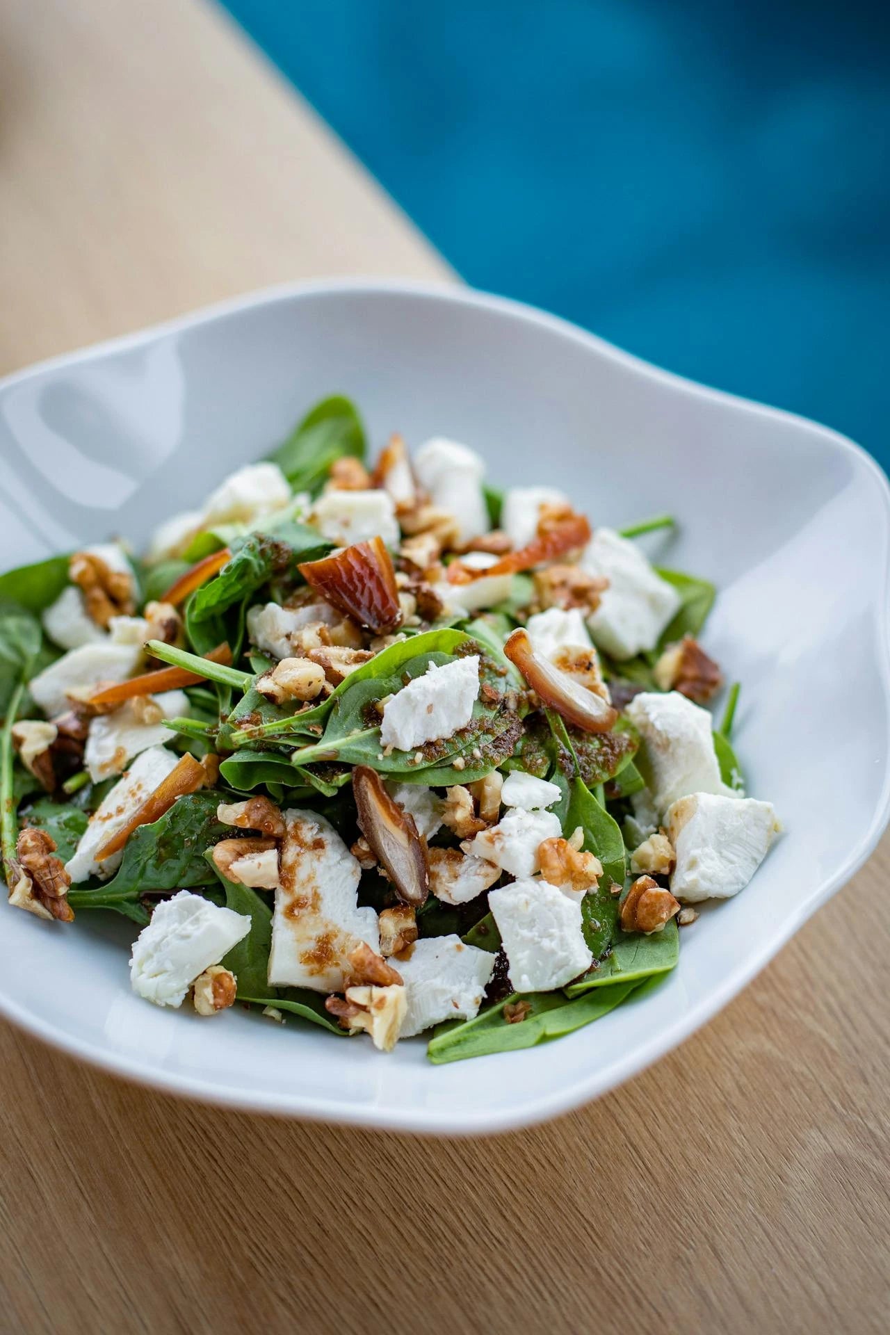 Salat mit Spargel und Walnussöl